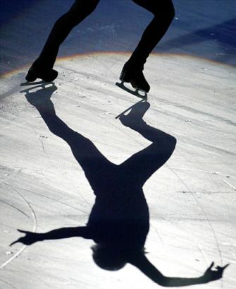 evgeni_plushenko_2004worlds_exh_frank_augstein_apphoto.jpg